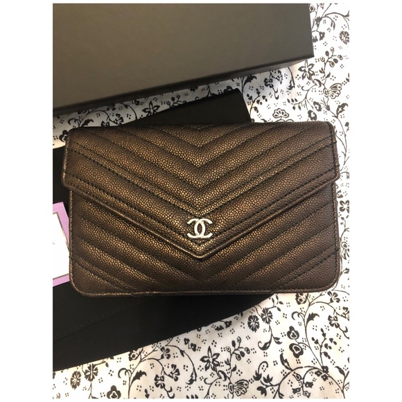 🔴SOLD🔴Like New RARE Authentic Chanel WOC - Picture 2 of 12